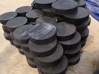 西峰区板式橡胶支座由若干层橡胶片与薄钢板经加压硫化